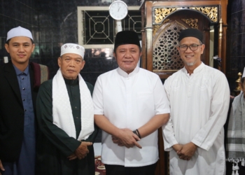 Herman Deru Safari Salat Jumat di Masjid Raudhatul Jannah Ario Kemuning