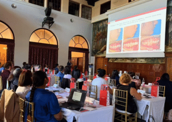 Smartee GS Tech Revitalisasi Ortodonti di Sydney: Prof. Gang Shen Kembali ke Kampus University of Sydney dan Bahas Terobosan Perawatan Gigi dengan Alat Perata Gigi Transparan