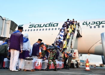 Foto: Keberangkatan Kloter 1 Embarkasi Palembang