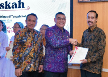 Legalitas Rumah Ibadah: Wamen Ossy Serahkan Sertipikat GITJ Kudus