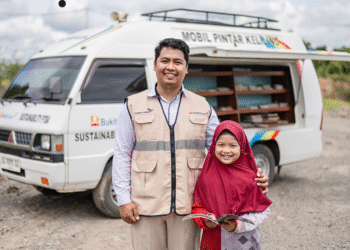 Dari Tanjung Enim ke Malang: Kisah Dian, Anak Penjaja Pasar yang Terbang Raih Prestasi