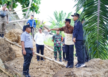 Wabup Muba Rohman Tinjau Lokasi Longsor di Sanga Desa