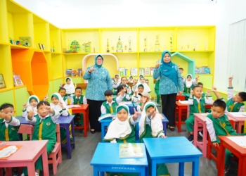 Tebar Semangat Literasi Bersama Ketua PKK Muba Patimah Toha dan Rosada Rohman di PAUD Kasih Bunda