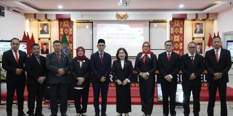 Foto: Pelantikan dan Pengambilan Sumpah Jabatan Pengawas di BPN Sumsel