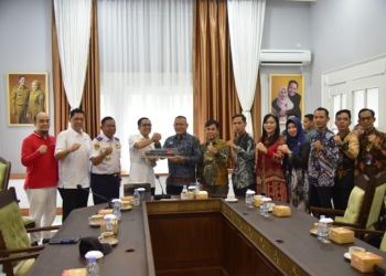 Ratu Dewa Intruksikan Pegawai Pemkot Palembang dan Pelajar Naik LRT