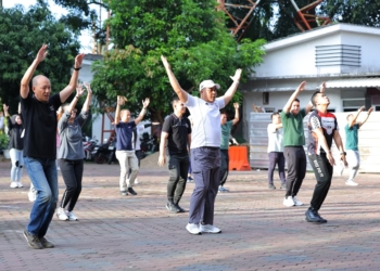 Sekda Palembang Aprizal Hasyim Ajak ASN Hidup Sehat Lewat Senam Pagi