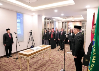 Lantik Pejabat Fungsional, Wamen Ossy Dermawan Harapkan Peran Dosen Lektor dalam Transformasi STPN