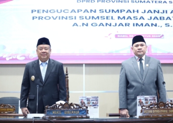 Cik Ujang Hadiri Paripurna PAW DPRD Sumsel, Ganjar Iman Resmi Dilantik Gantikan Samsul Bahri