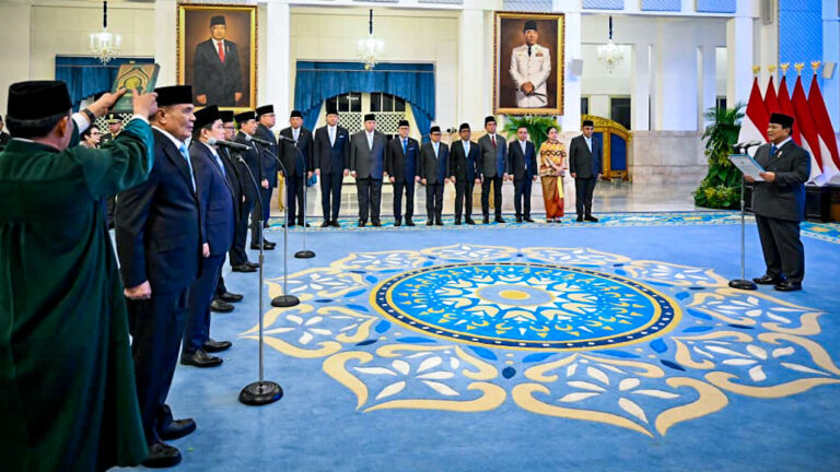 Prabowo Lantik Dua Menteri dan Tiga Wakil Menteri Kabinet Merah Putih