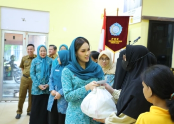 Cegah Stunting, Putri Azizah Bagikan Makanan Tambahan Ibu Hamil di Ilir Timur I Palembang