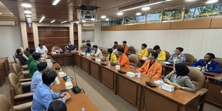 Foto: Ketua DPRD Sumsel Ajak Perwakilan Mahasiswa Sampaikan Aspirasi ke MPR dan DPR RI