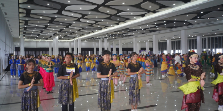 Foto: 1.200 Peserta #MENARIDIMALL di Palembang