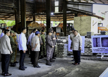 Prabowo Saksikan Langsung Penyerahan Aset Barang Rampasan Negara dari Tambang Ilegal kepada PT Timah