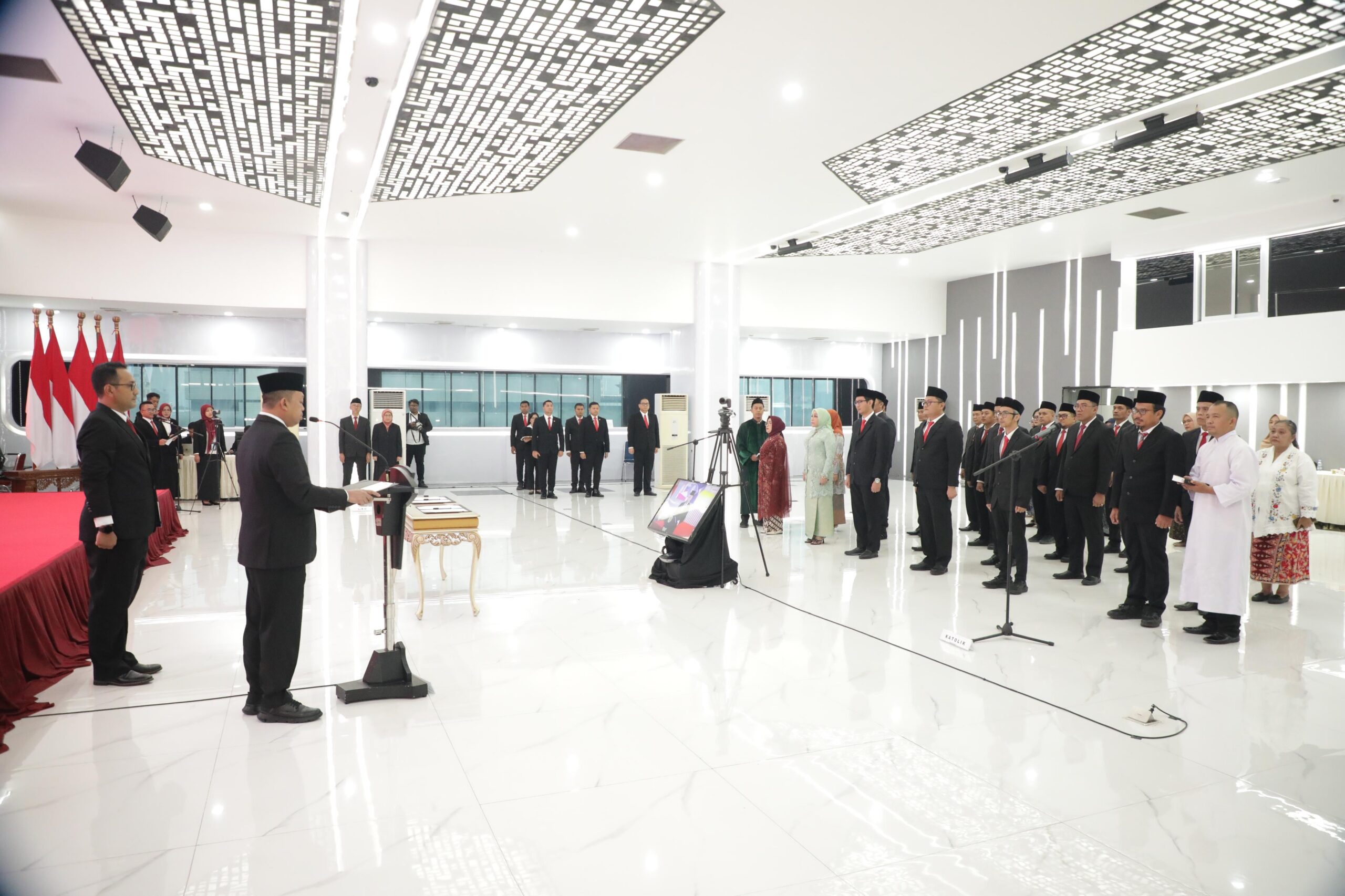 Lantik 804 Pejabat ATR/BPN, Nusron Wahid: Pelantikan Berkala Cerminkan Organisasi Sehat