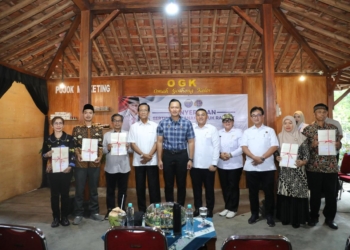 Dampingi Menko AHY Serahkan Sertipikat di Gunungkidul, Wamen Ossy Dermawan: Wujud Nyata Kolaborasi