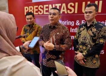 Presentasi Uji Publik, Ossy Dermawan: Pastikan Layanan Berjalan Transparan dan Mudah Diakses Publik