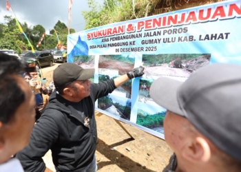 Herman Deru Resmikan Jalan Poros Pulau Panggung–Gumay Ulu