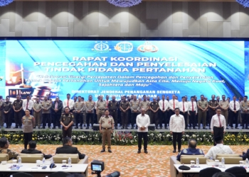 Nusron Wahid Berikan Penghargaan ke 74 Pihak Berperan dalam Pencegahan Tindak Pidana Pertanahan 2025