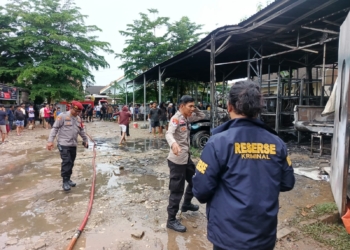 Bengkel di Sako Palembang Terbakar: 3 Mobil dan 1 Motor Hangus