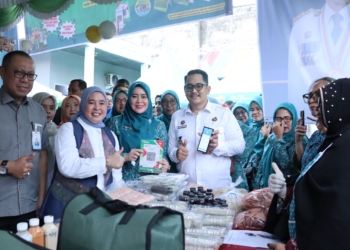 Dewi Sastrani Buka Pasar Bedug di Kantor Lurah Sekip Ujung, Diikuti 30 UMKM