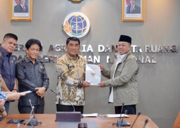 Serahkan Persub RTRW kepada Gubernur Sulut, Nusron Wahid Minta RTRW Provinsi Jadi Acuan Penyusunan RTRW Kabupaten/Kota