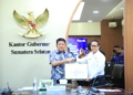 BPN Sumsel Serahkan Sertifikat HPL Mozaik 5 dan 6 ke Gubernur Herman Deru