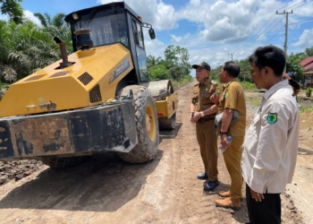 Instruksi Bupati Muba Dijawab Aksi Nyata, Warga-Perusahaan Gotong Royong Bangun Jalan Desa