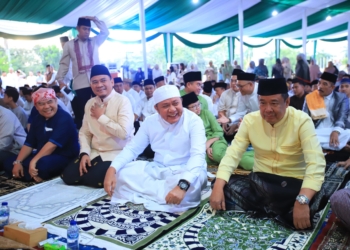 Herman Deru Ajak Perkuat Keikhlasan dan Kepedulian Sosial saat Salat Iduladha di Griya Agung
