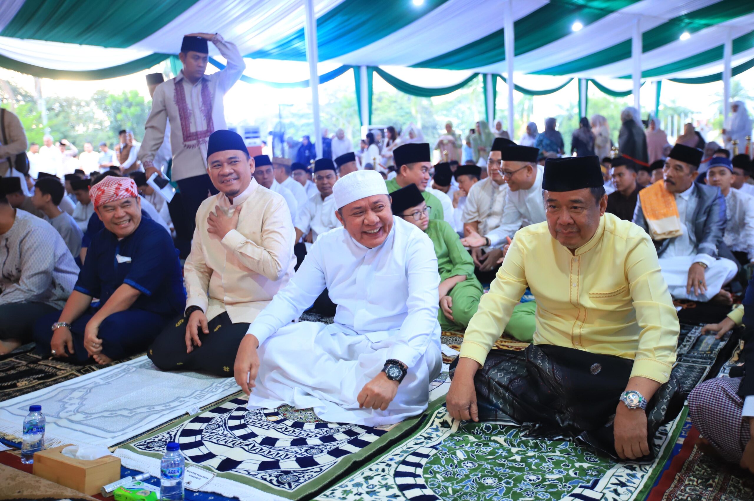 Herman Deru Ajak Perkuat Keikhlasan dan Kepedulian Sosial saat Salat Iduladha di Griya Agung