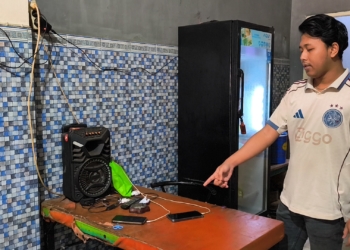 Todongkan Pistol Saat Warga Nonton Final Europa, Rampok Gasak HP di Warung Bakso Palembang
