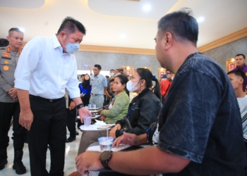 Herman Deru Fasilitasi Kebutuhan Keluarga Korban Bus ALS Selama Proses Identifikasi di Palembang