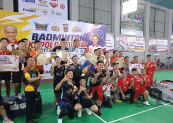 Tak Hanya Andal Bertugas, Tim Badminton Polda Sumsel Rebut Juara 1 di Sumbar