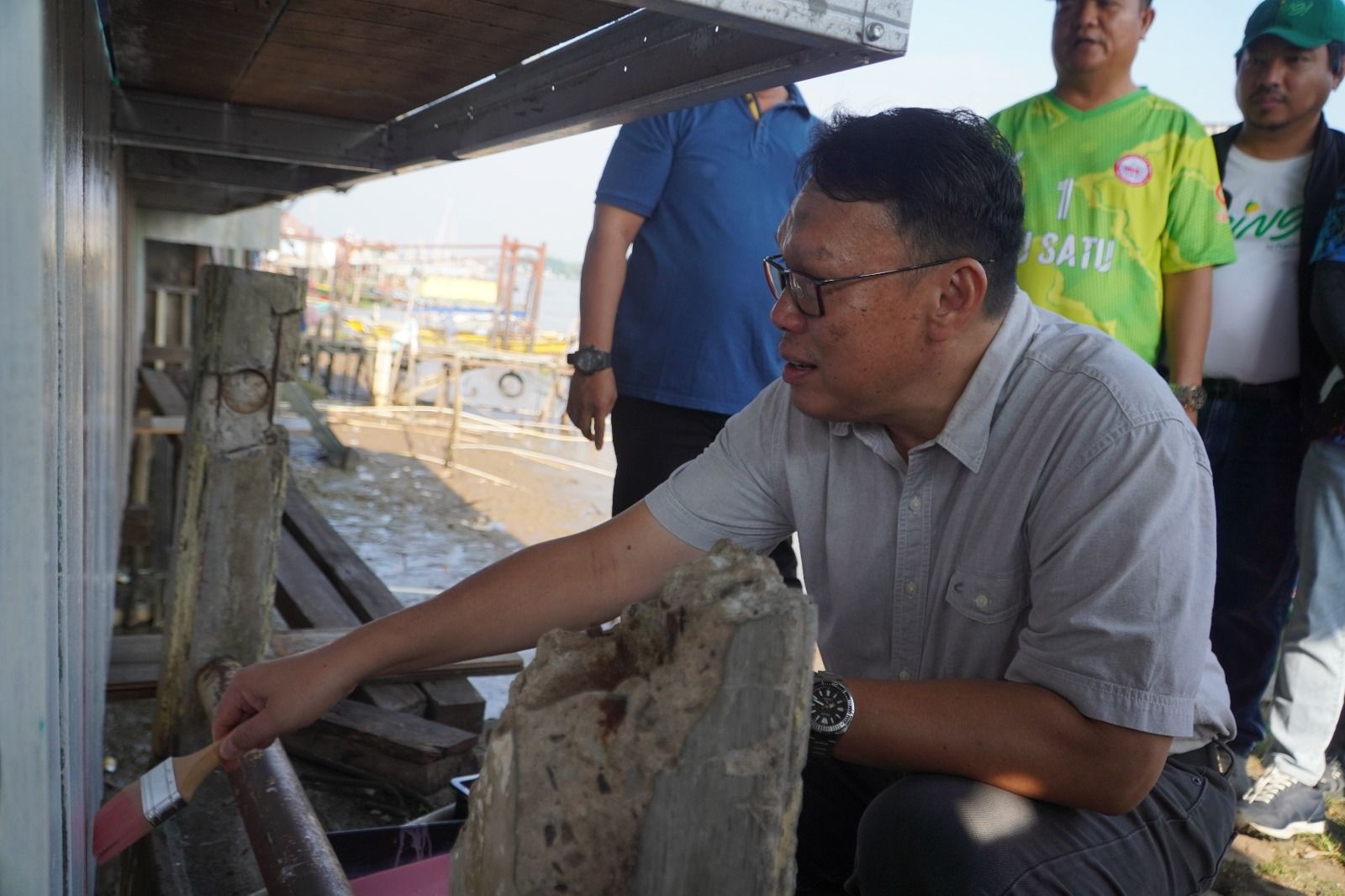 Rumah di Tepian Sungai Musi Palembang Dicat