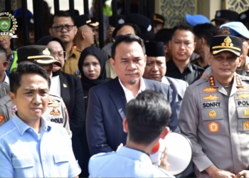 Andie Dinialdie Temui Aksi Mahasiswa Gelar Demo di DPRD Sumsel