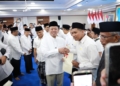 Nusron Wahid Serahkan 243 Sertipikat Tanah Wakaf di Jateng