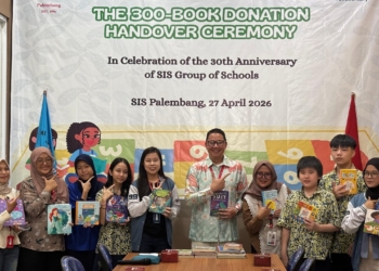 Aksi Nyata SIS Palembang: Rayakan 30 Tahun SIS Group Lewat Donasi 345 Buku untuk Literasi Anak