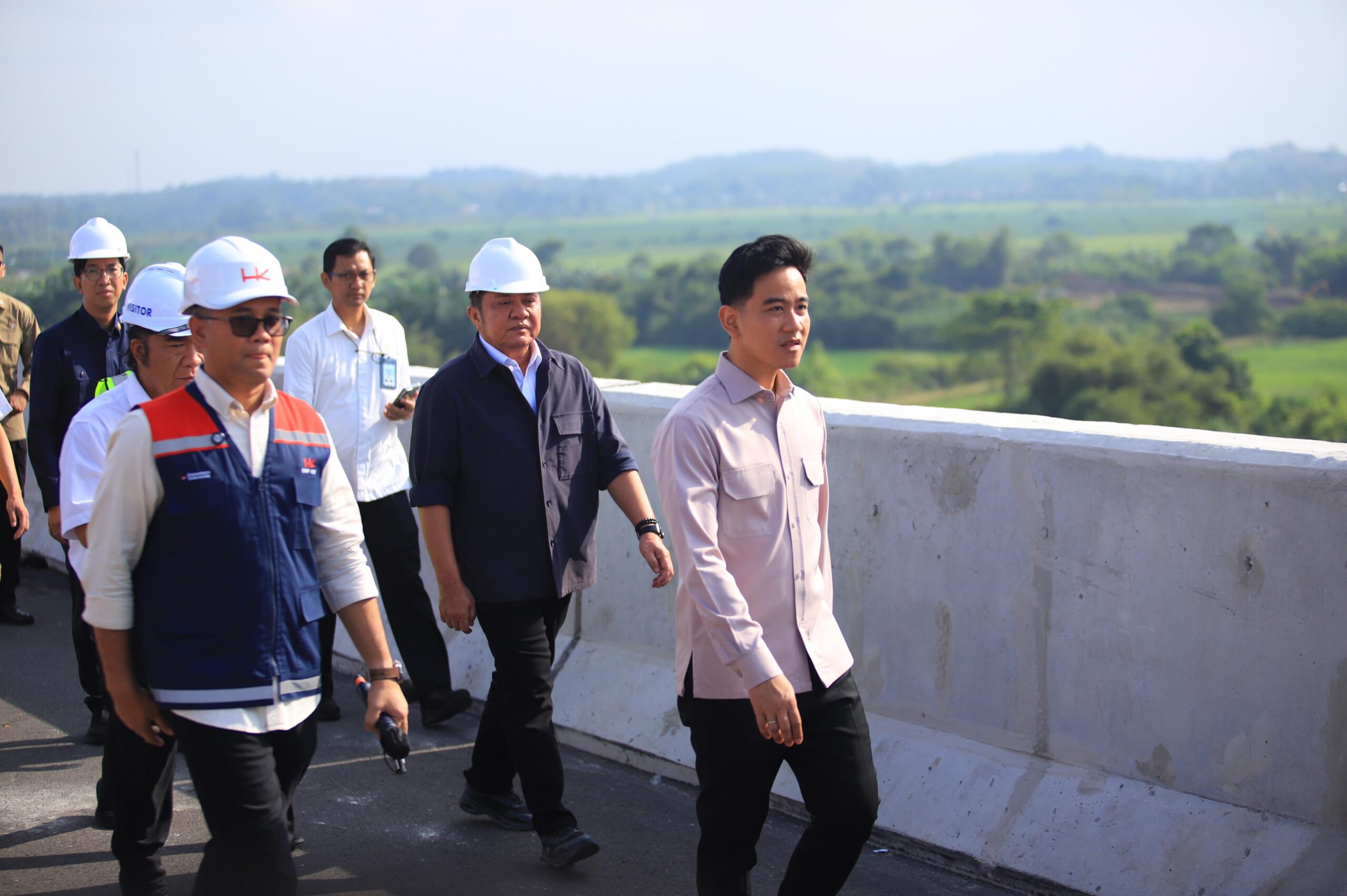 Wapres Gibran Tinjau Jembatan Musi V Tol Palembang–Betung