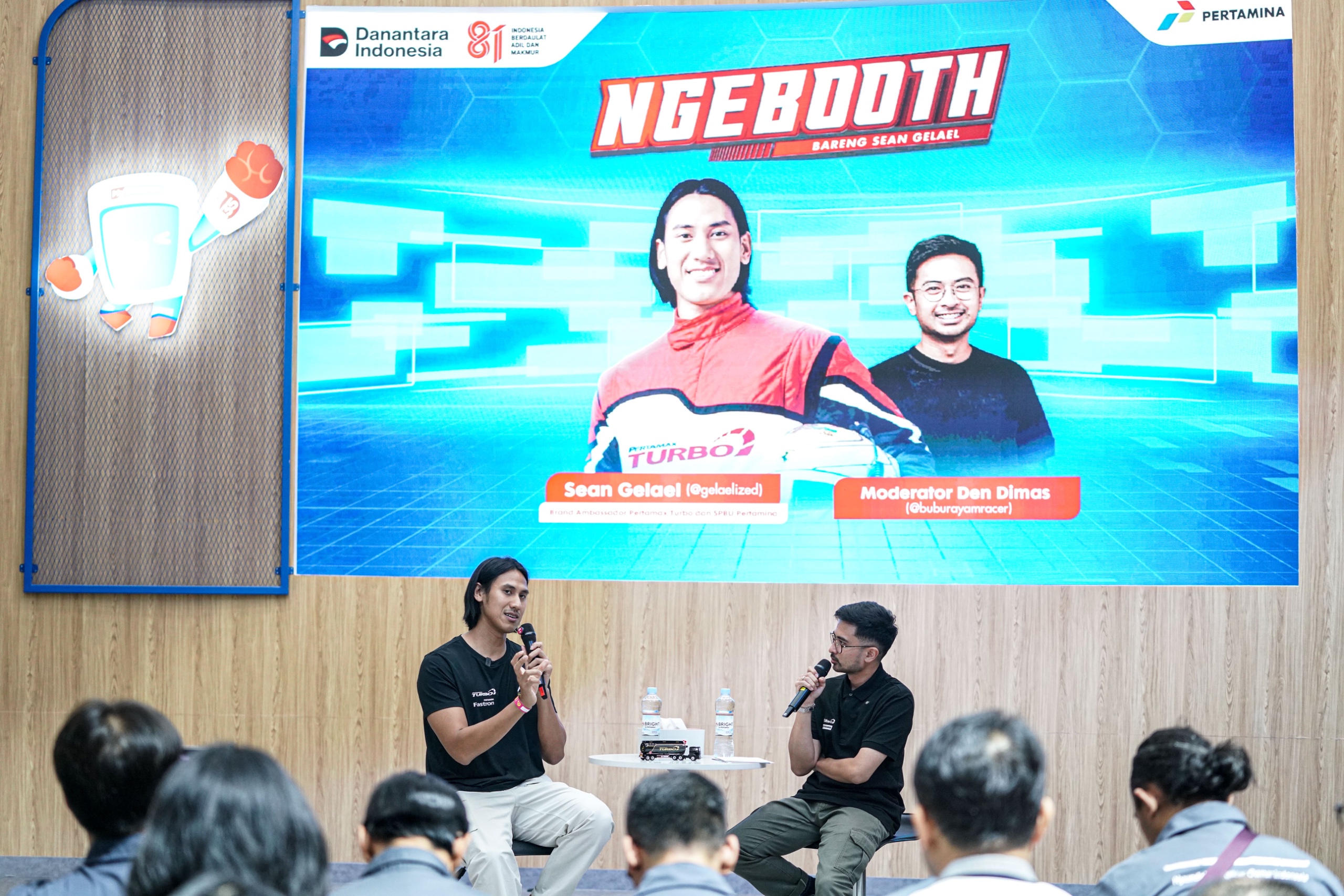 Ramaikan Booth MyPertamina, Sean Gelael Berbagi Pengalaman Dunia Balap ke Pengunjung GIIAS 2026