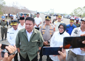 Herman Deru Kerahkan Water Bombing dan Tebalkan Pasukan Darat Atasi Asap di PALI