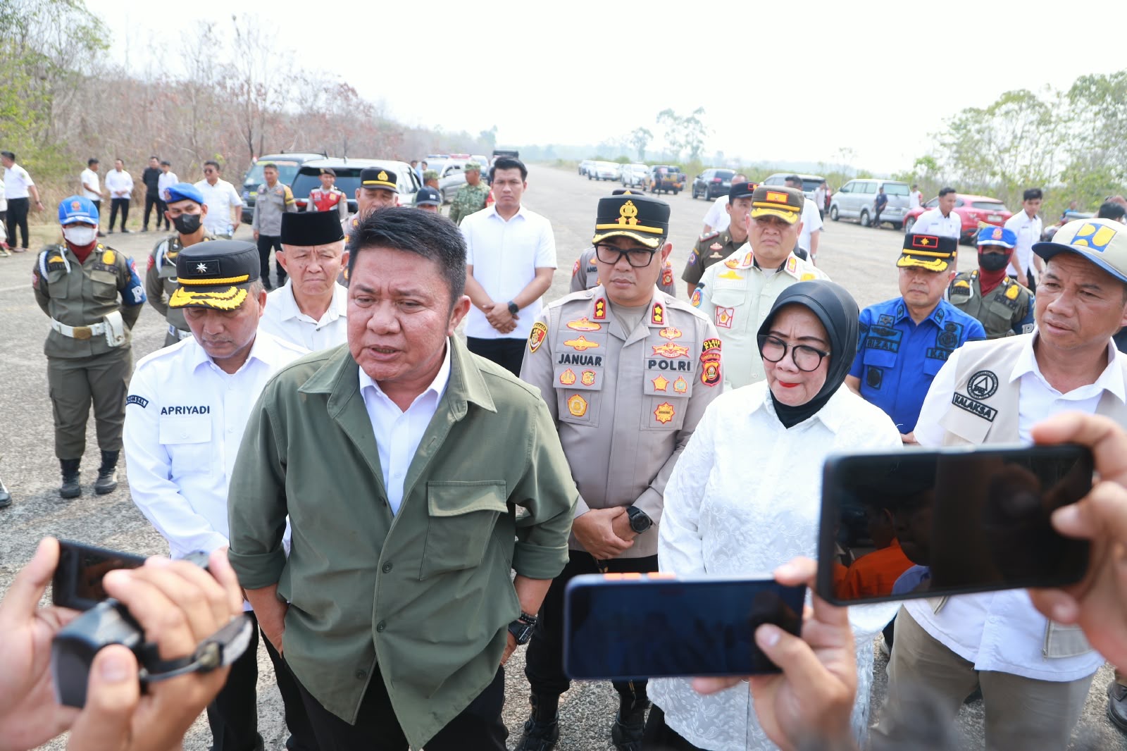 Herman Deru Kerahkan Water Bombing dan Tebalkan Pasukan Darat Atasi Asap di PALI